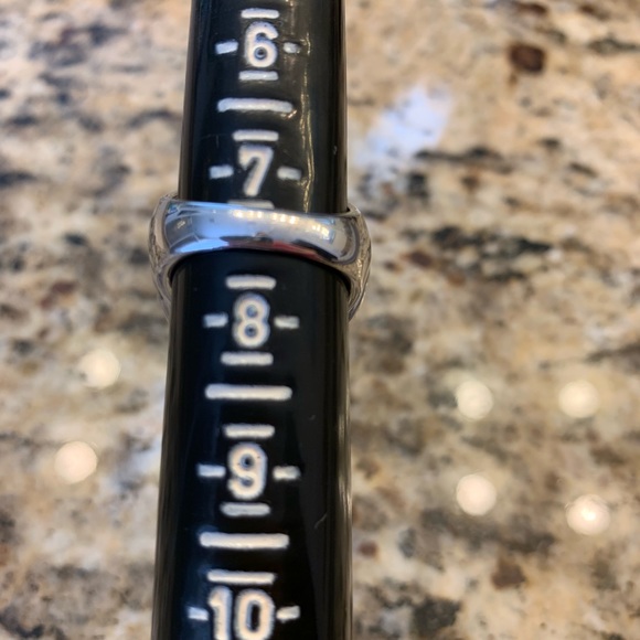 Gorgeous Premier Design Ring Size 7 - Picture 5 of 6